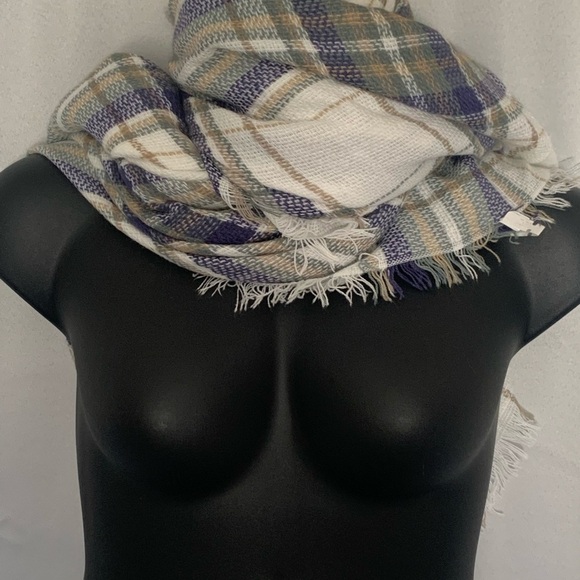 Scarf green blue and cream boho warm OS - Picture 4 of 10